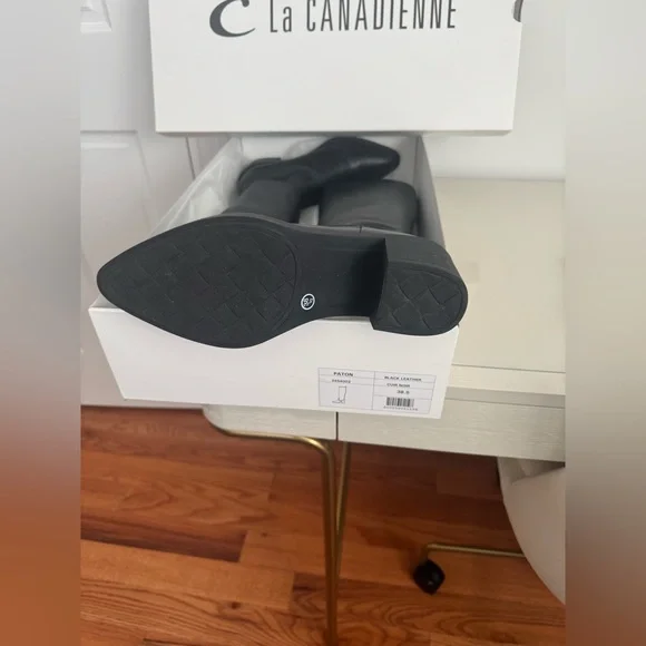 Brand New! La Canadienne Paton Black Leather size 38.5 - Picture 2 of 5
